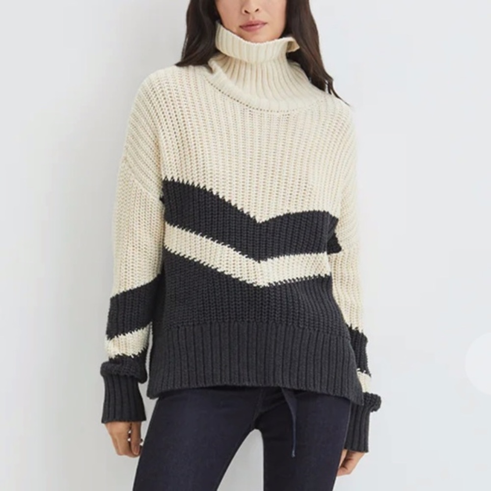 Veronica Beard Cream and Black Chunky Turtleneck Sweater